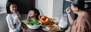 kids eating lunch